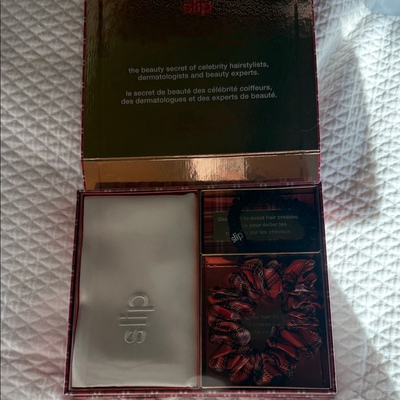 Slip Silk Pillowcase and Scrunchie Set. NIB main image 5